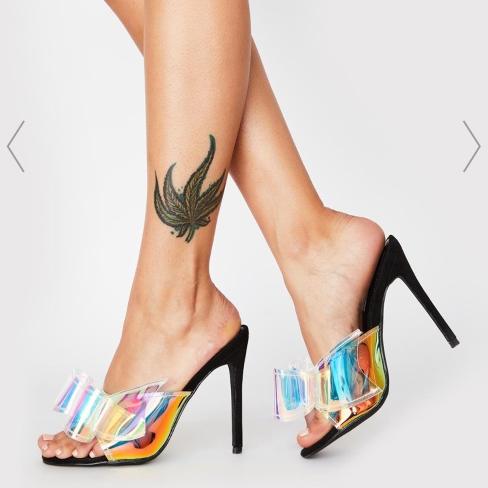Holographic heels